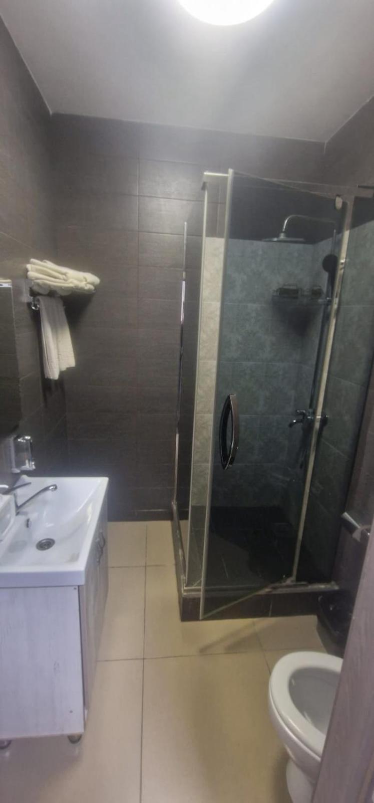 Tarlan Hotel 阿克套 外观 照片