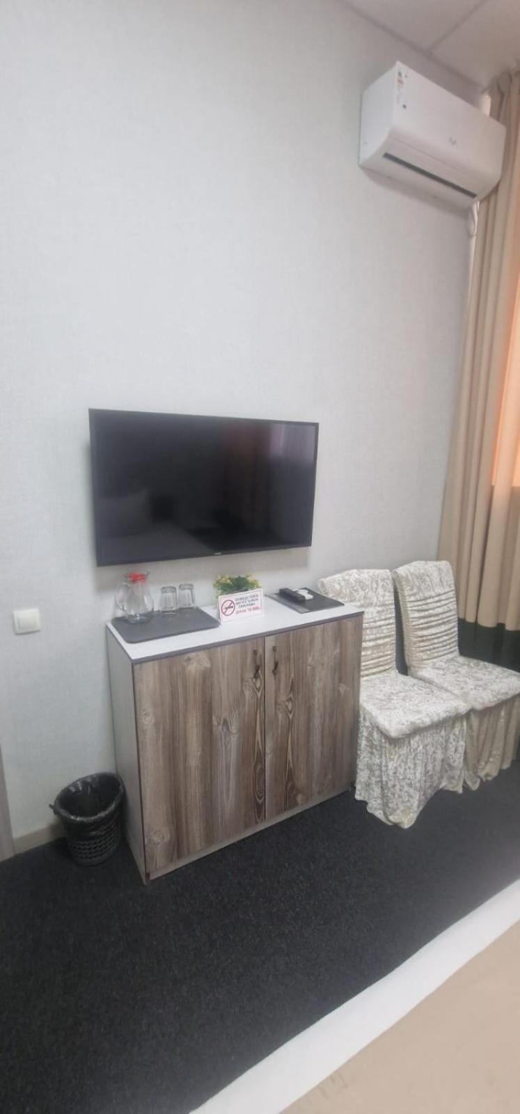 Tarlan Hotel 阿克套 外观 照片