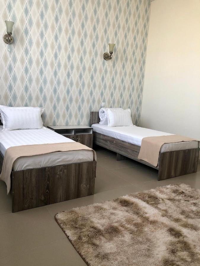 Tarlan Hotel 阿克套 外观 照片